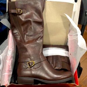 Brand New Brown boots